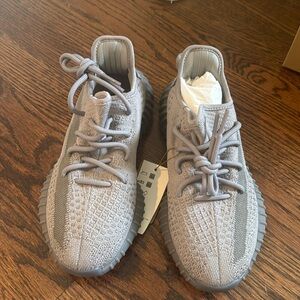 Yeezy boost 350 v2